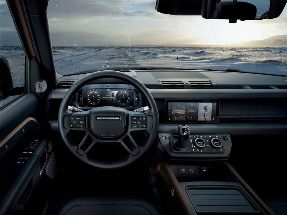 Czy nowy Land Rover Defender dorówna legendzie? Znamy ceny i wersje silnikowe!